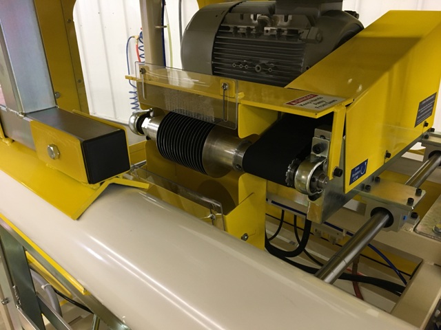 Slotting Saw shaft on PVC pipe screen slotting machine